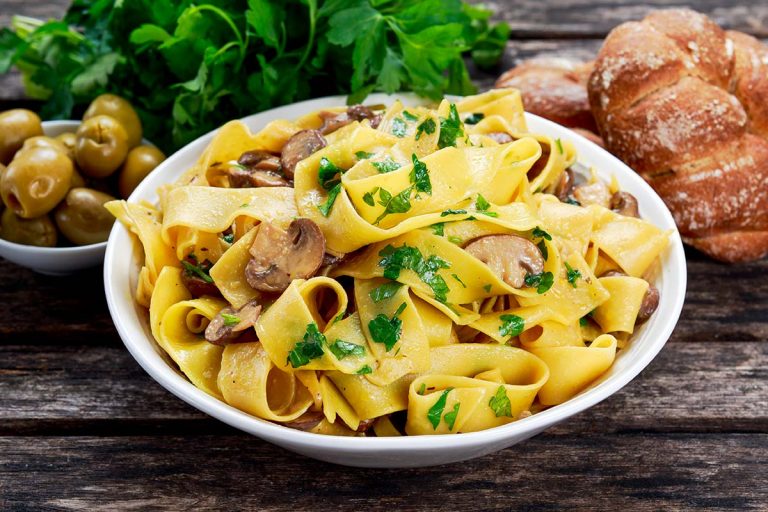 Pappardelle all&rsquo;uovo ai Funghi