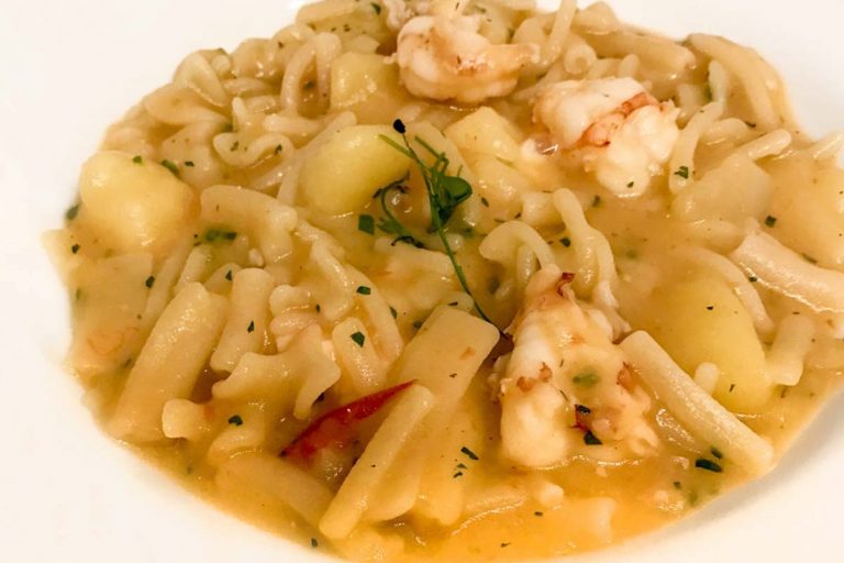 Le Virt&ugrave; con patate, gamberi siciliani e pancetta croccante