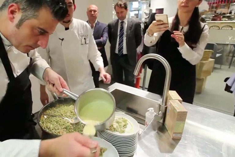 A tavola con gli chef: Pennine bio zerotre alle verdure con sogliola e crema di patate