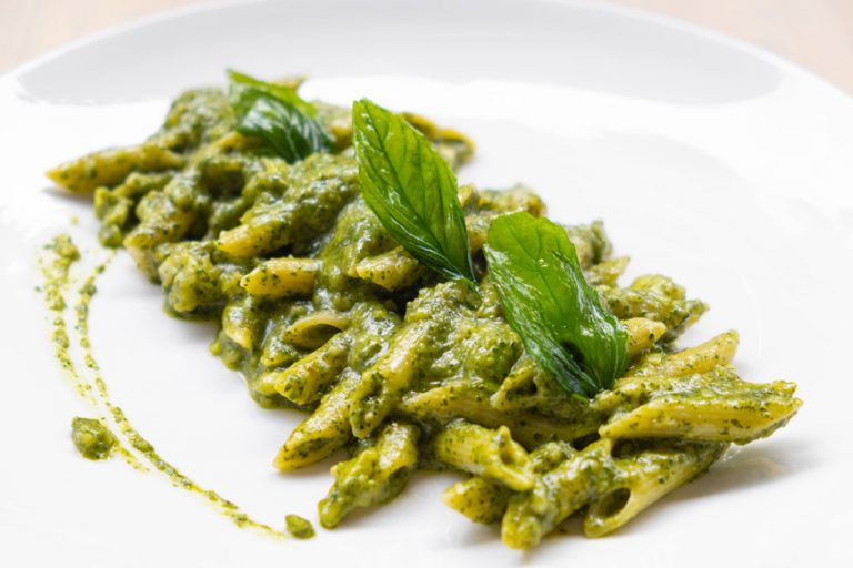 Penne Rustiche con pesto alla genovese
